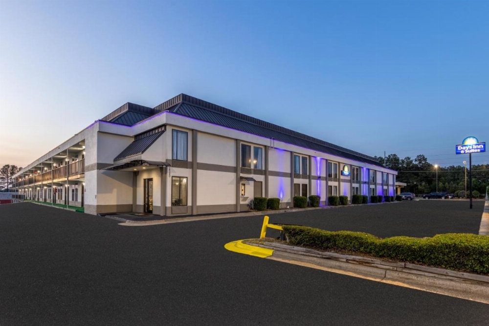 Days Inn & Suites by Wyndham Fayetteville NW Ft Bragg Image 12