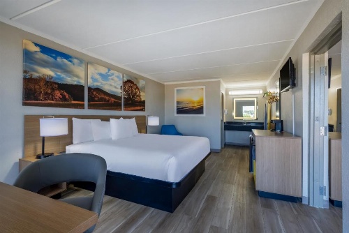 Days Inn & Suites by Wyndham Fayetteville NW Ft Bragg image 20