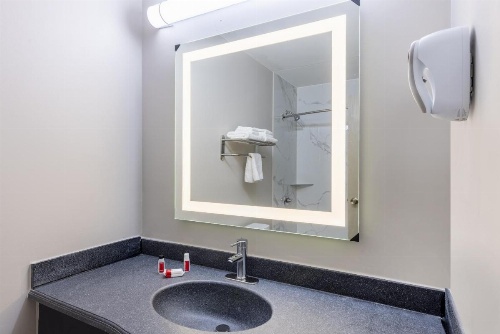 Days Inn & Suites by Wyndham Fayetteville NW Ft Bragg image 22