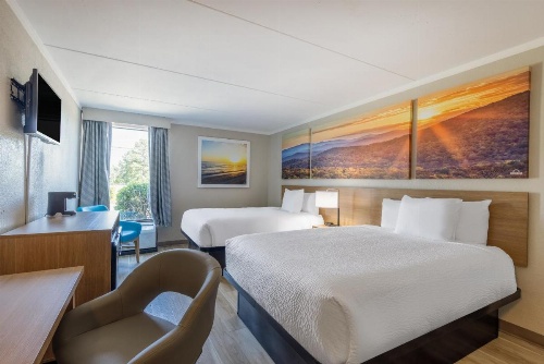 Days Inn & Suites by Wyndham Fayetteville NW Ft Bragg image 24