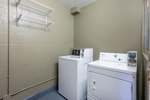 Days Inn & Suites by Wyndham Fayetteville NW Ft Bragg image 3