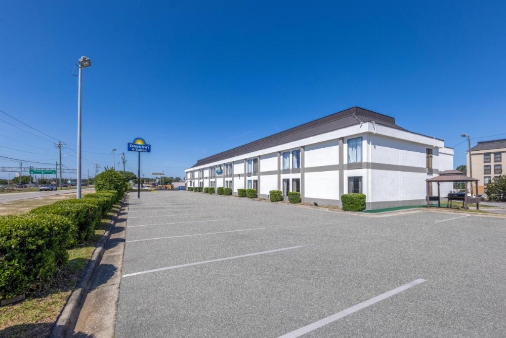 Days Inn & Suites by Wyndham Fayetteville NW Ft Bragg Image 37