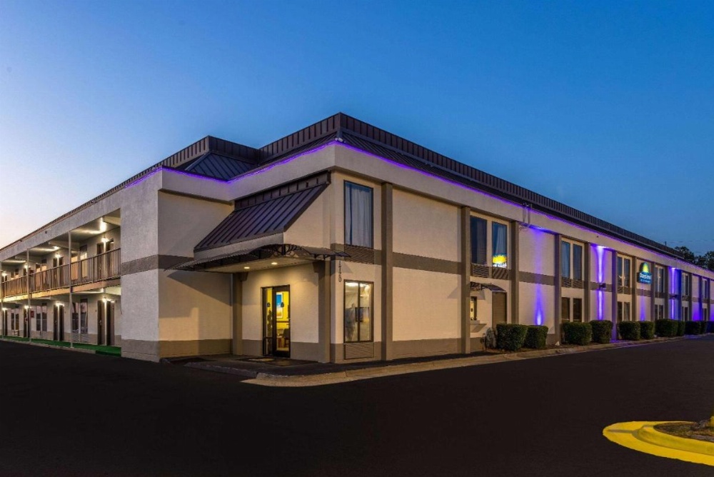 Days Inn & Suites by Wyndham Fayetteville NW Ft Bragg Image 41