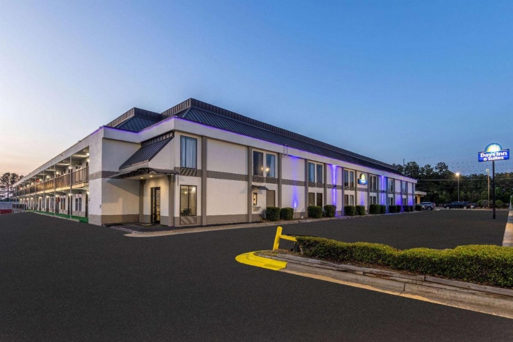 Days Inn & Suites by Wyndham Fayetteville NW Ft Bragg Image 42