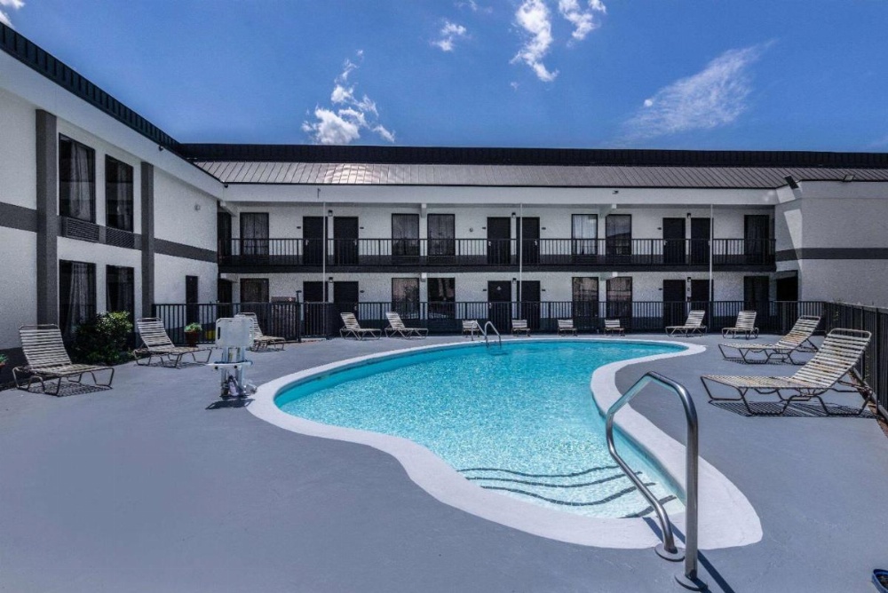 Days Inn & Suites by Wyndham Fayetteville NW Ft Bragg Image 47