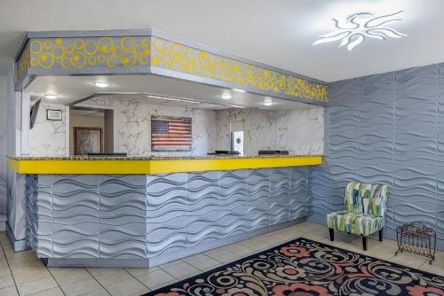 Days Inn & Suites by Wyndham Fayetteville NW Ft Bragg image 6
